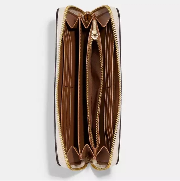 NWT COACH ZIP AROUND WALLET WRISTLET - Picture 3 of 6